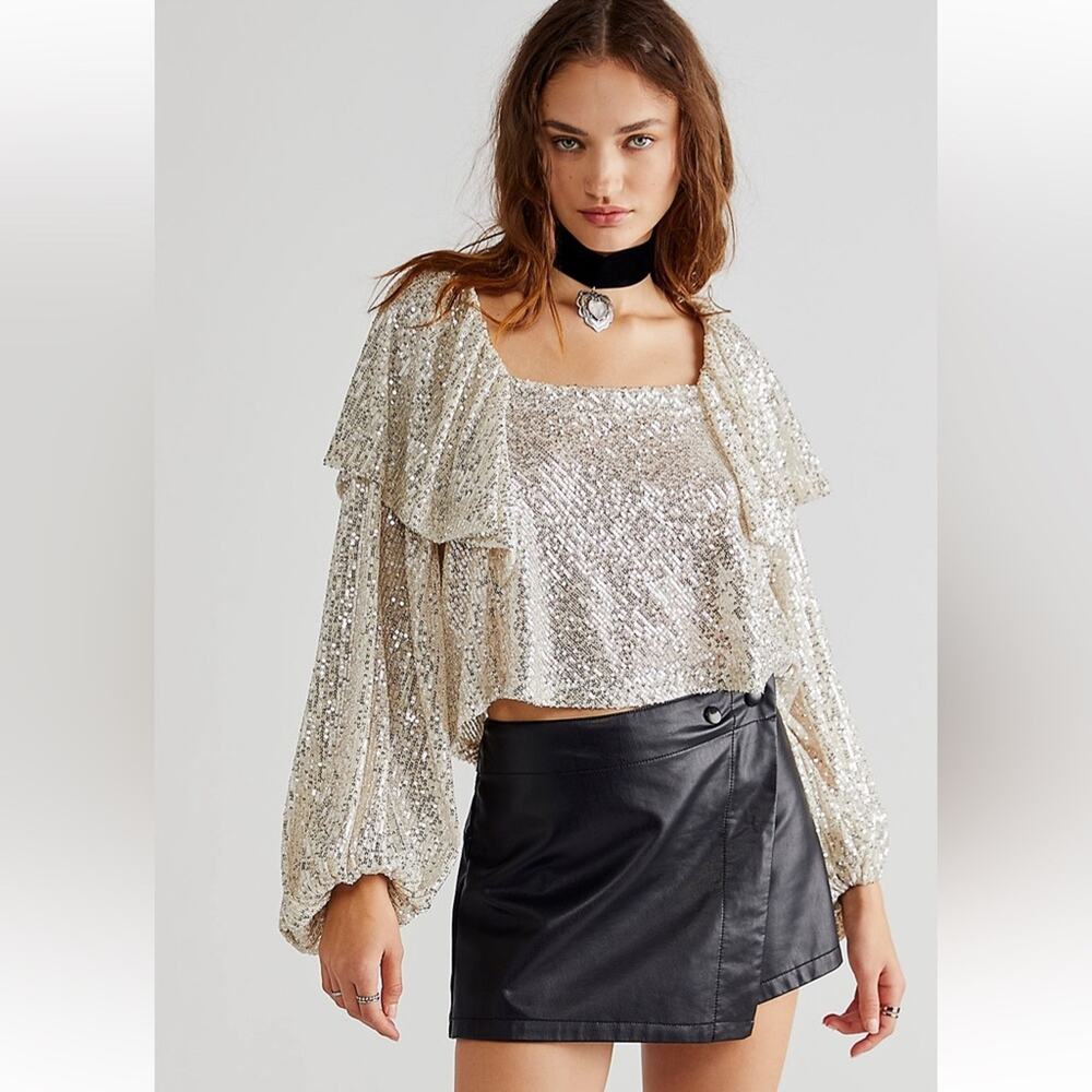 FREE PEOPLE Womens Silver Sequin Long Sleeve Cropped Flutter Blouse Size XS